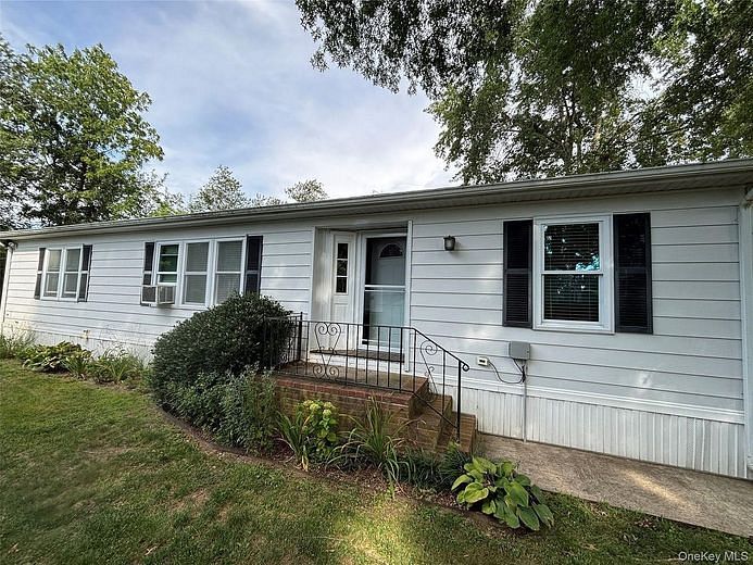103 West Lane #12B Witt L