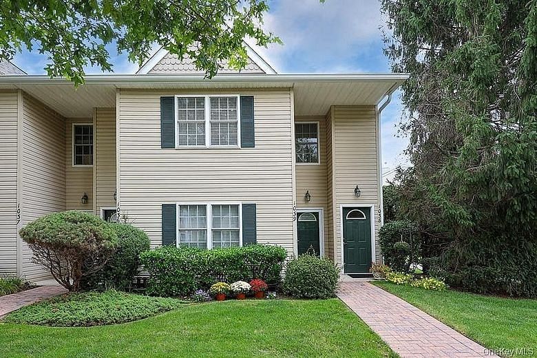1039 Savoy Drive