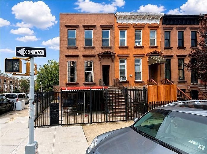 104 Albany Avenue