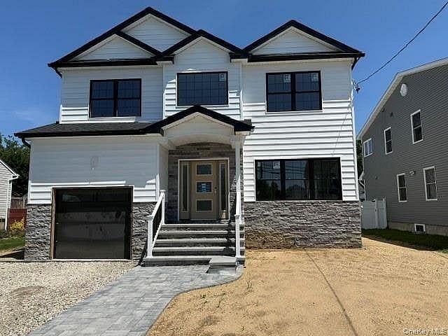 104 Maeder Avenue