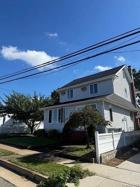 104 W Lincoln Avenue