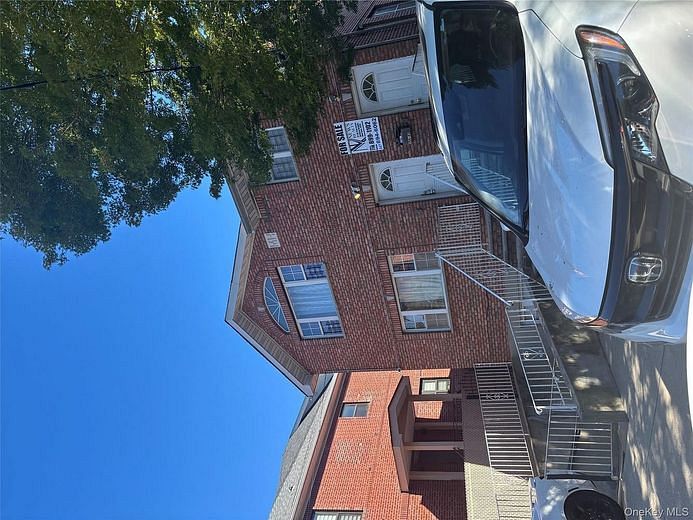 10443 Ditmars Boulevard