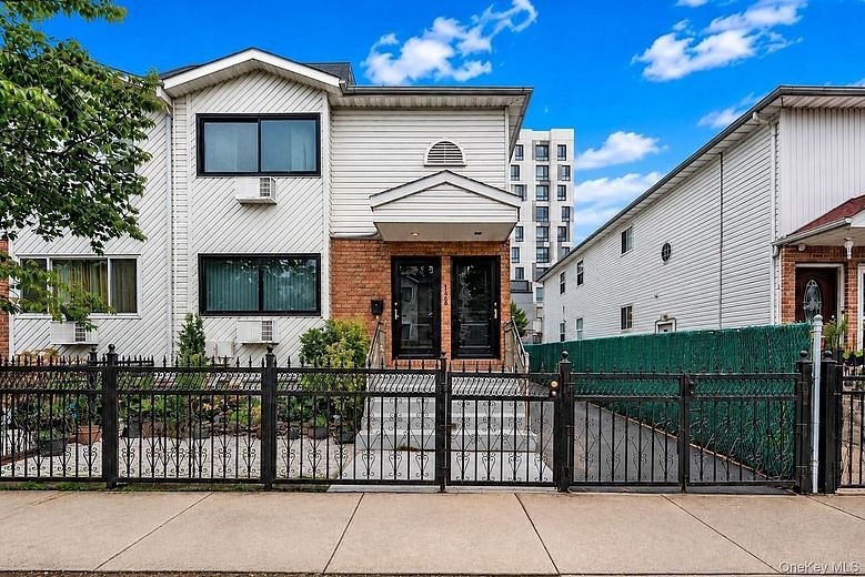 1048 beach 22nd street