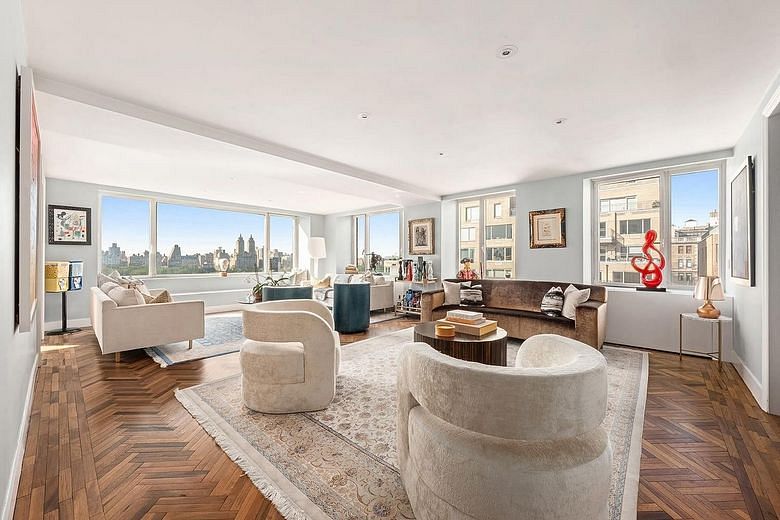 1049 Fifth Avenue #16B