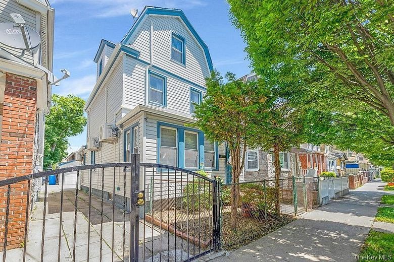 105-23 Remington Street