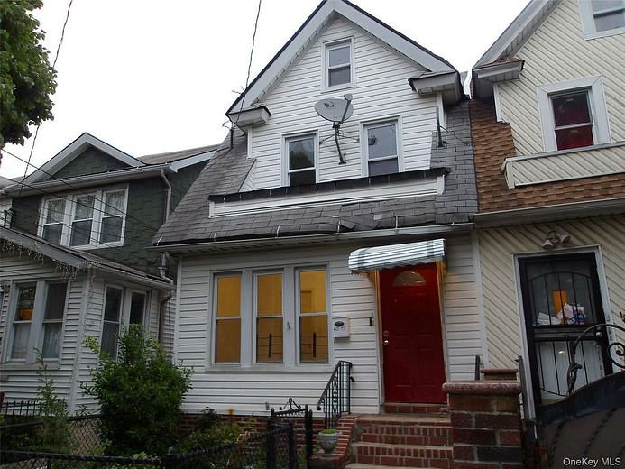 105-43 88 Street