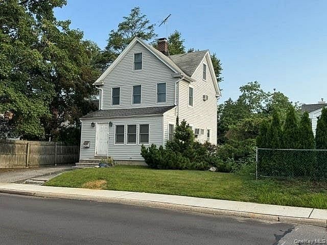 105 Bayview Avenue