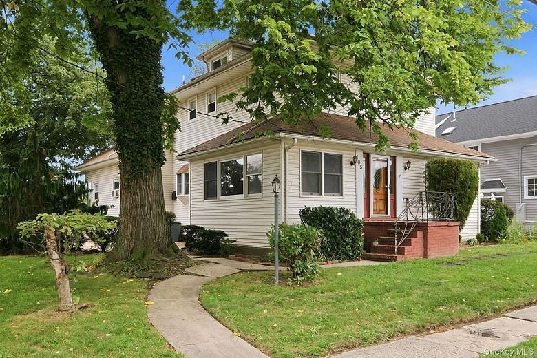 105 N Corona Avenue