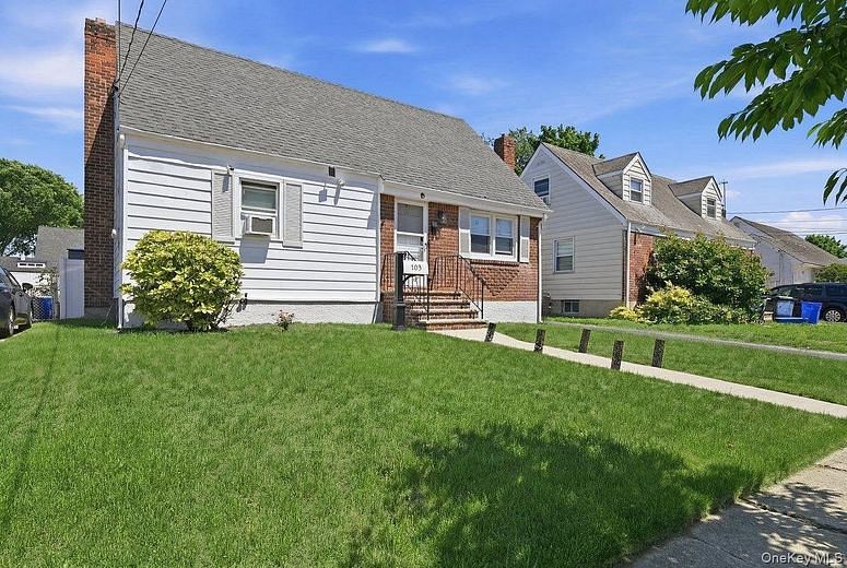 105 N Montague Street