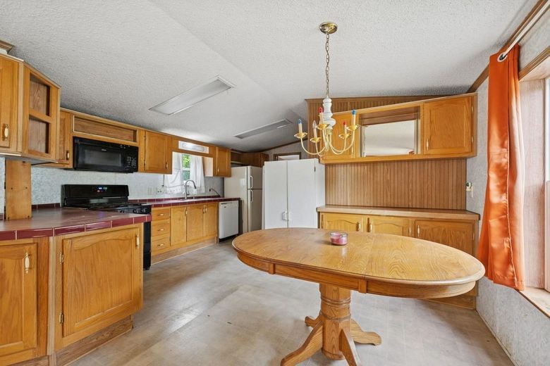 105 Oakview Highway #148