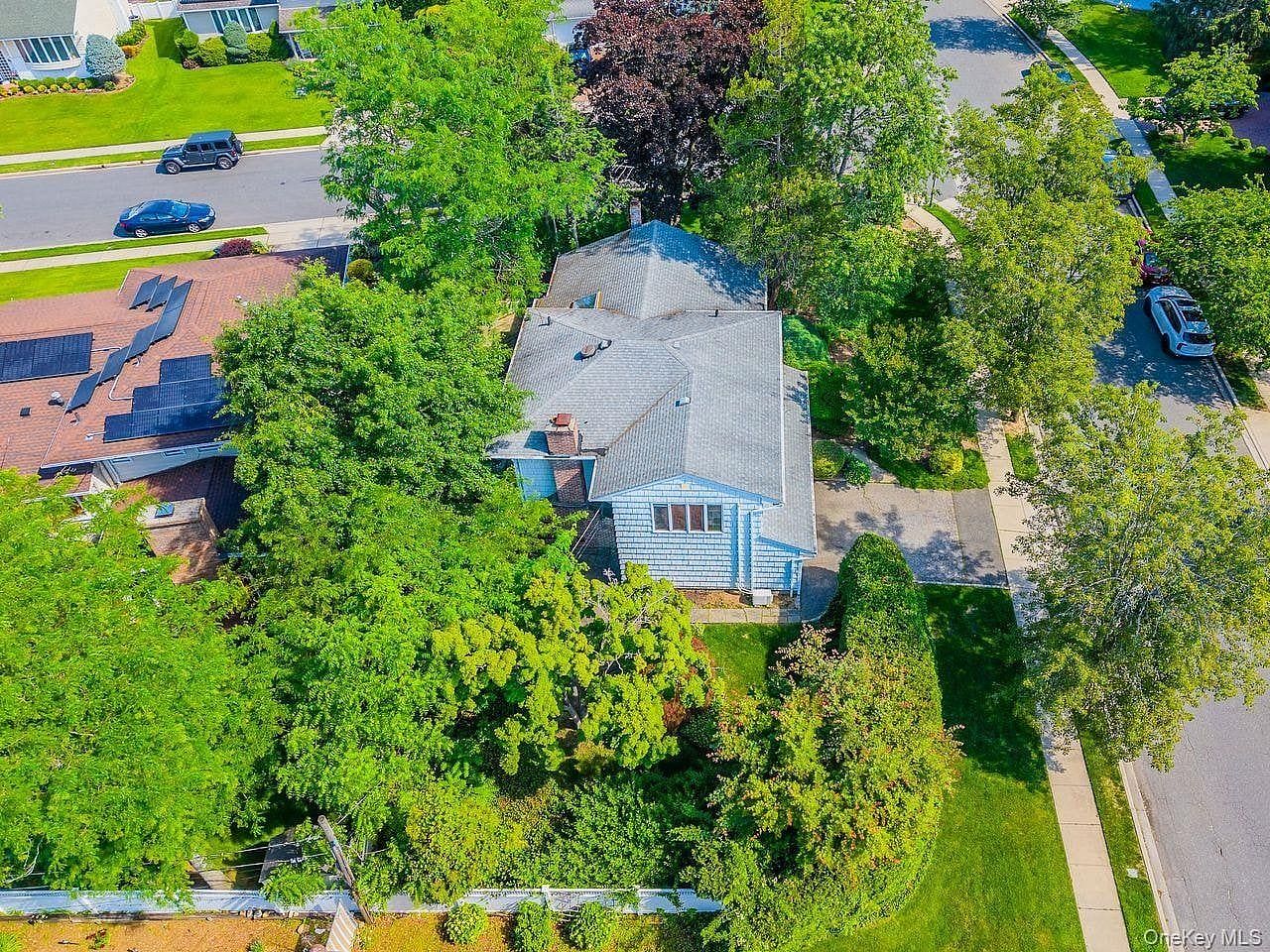 105 Serpentine Lane