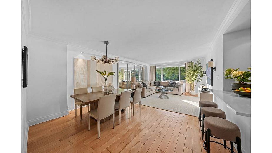 1050 Fifth Avenue #2E