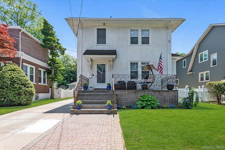 1051 Roselle Place