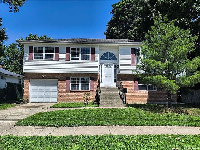 1056 E Arthur Street