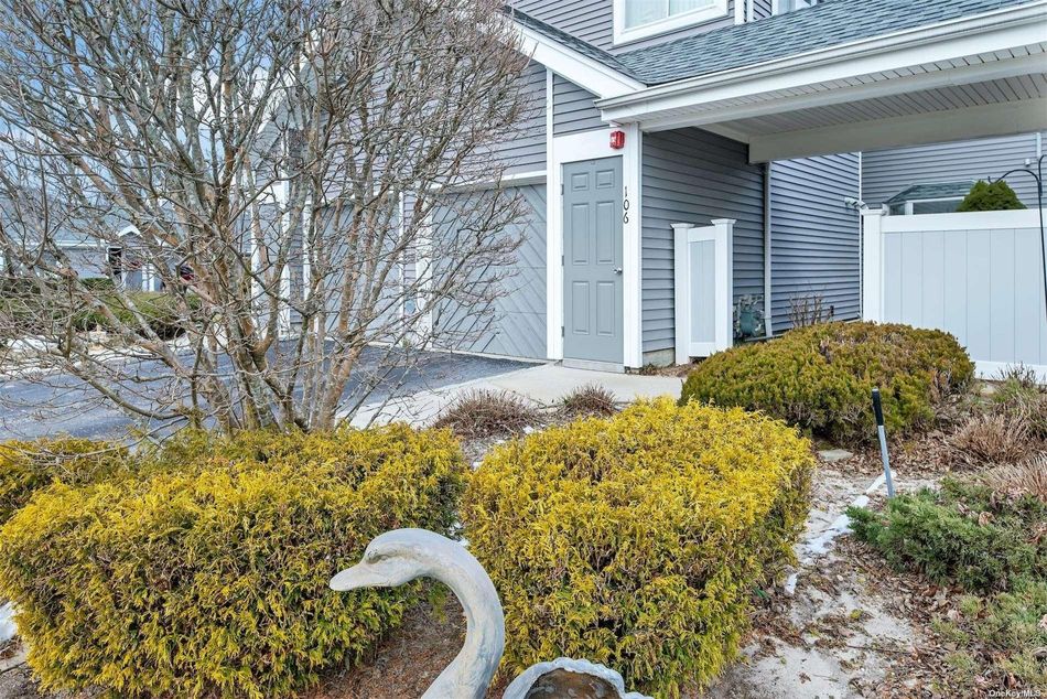 Image 1 of 29 for 106 E Midland Pond Court #106 in Long Island, Moriches, NY, 11955