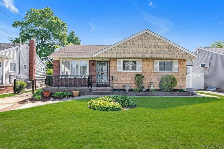 106 Green Avenue