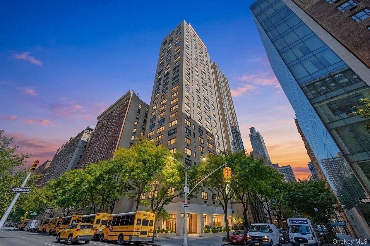 1065 Park Avenue #19C
