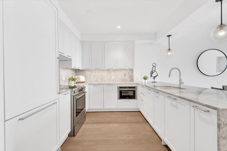 107-06 Yellowstone Park #7G