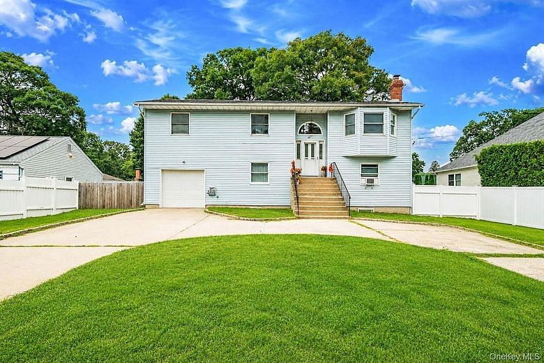 107 Cedar Oaks Avenue