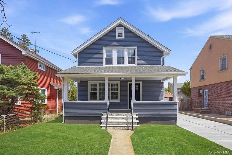107 E Saint Marks Place