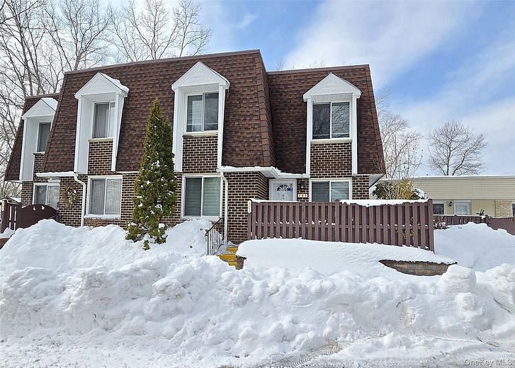 107 Glen Hollow Drive