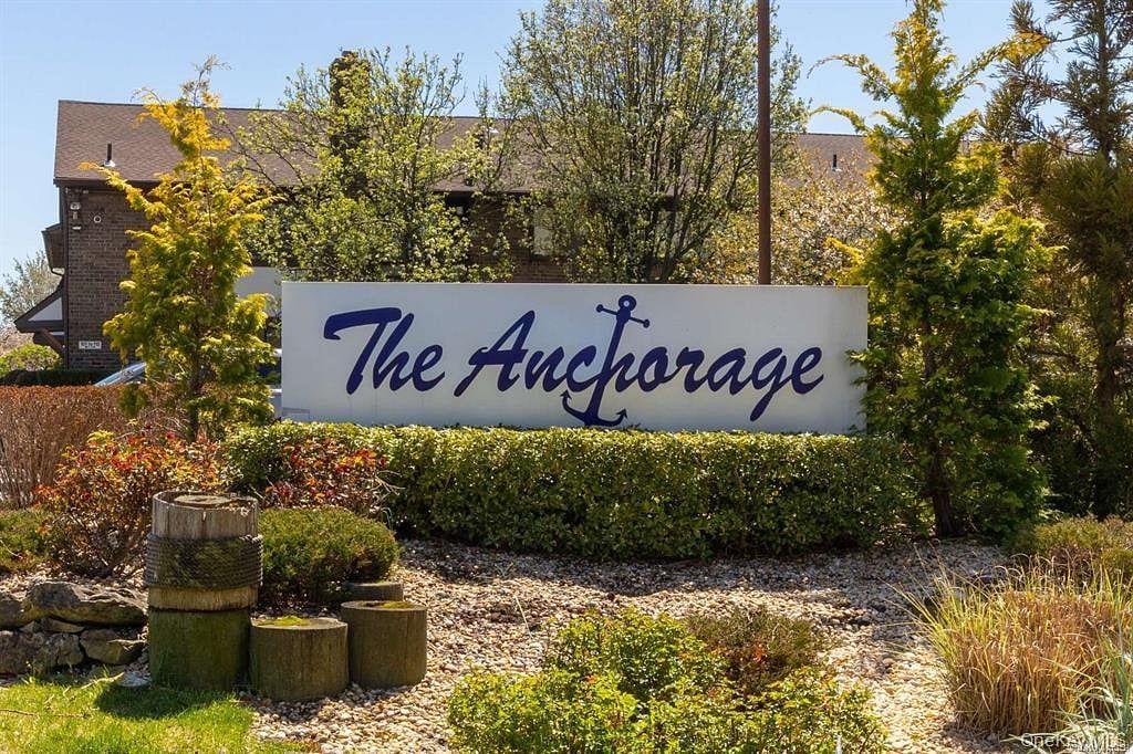 Image 1 of 27 for 107 Mariners Way in Long Island, Babylon, NY, 11726