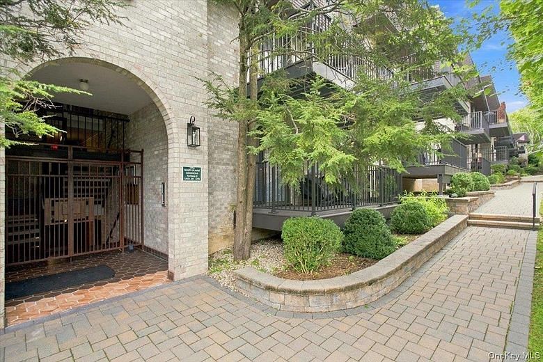 107 N Broadway #205B