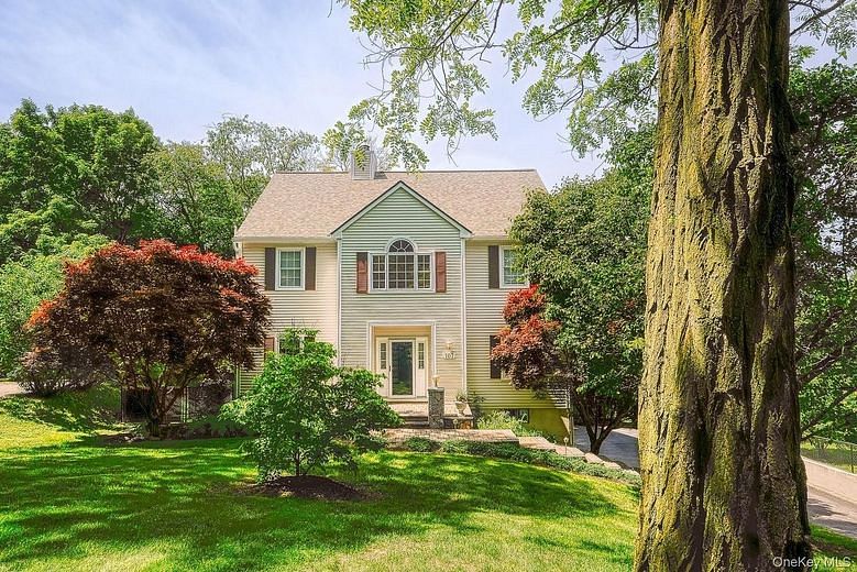 107 Scenic Drive W