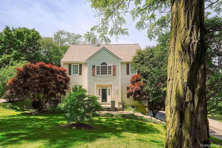 107 Scenic Drive W