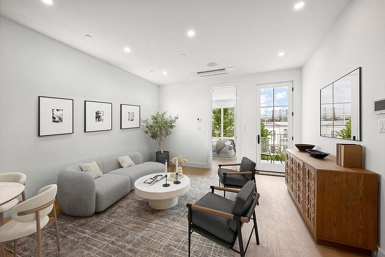 1073 Willoughby Avenue #2B