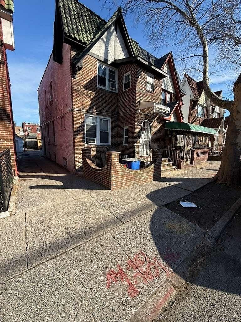 10737 Van Wyck Expressway