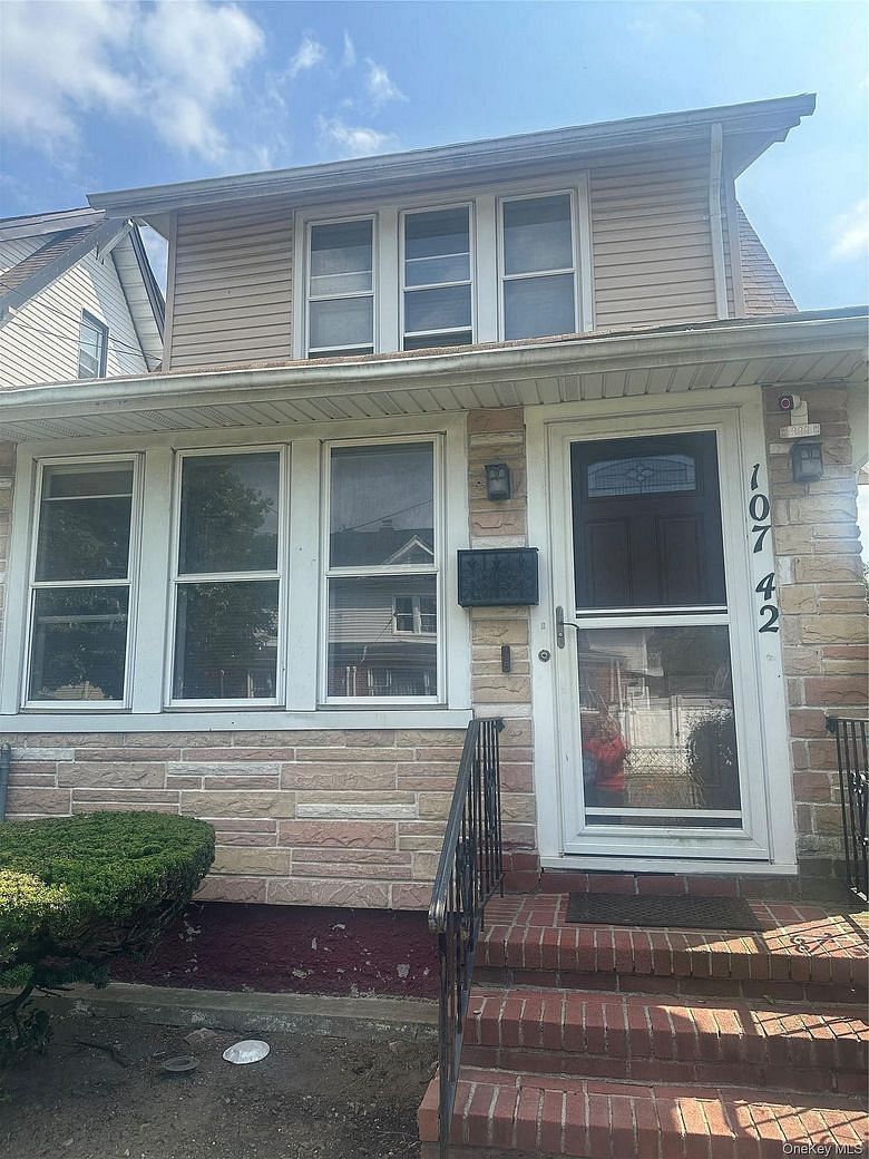 10742 Robard Lane