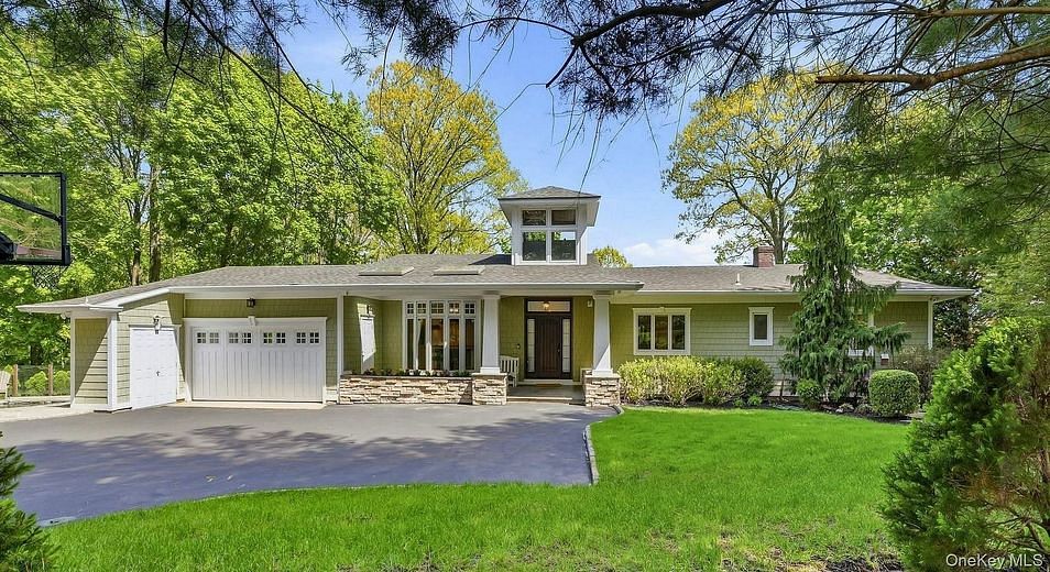 108 East Neck Road