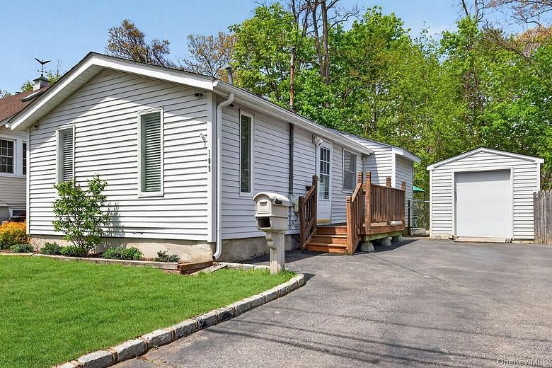 109 Eastview Road
