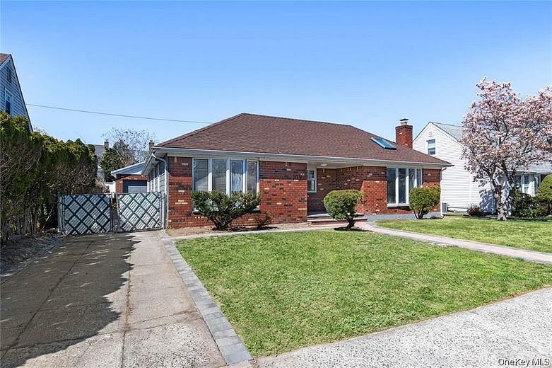 109 Evans Street