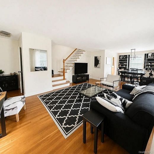 109 N Broadway #H1