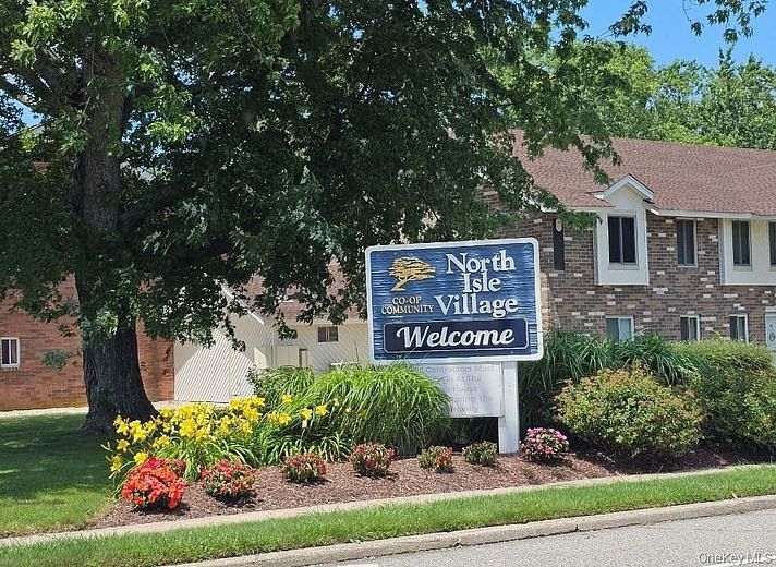 109 Pointe Circle S #109