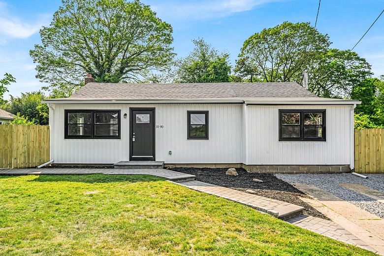 1090 Brookdale Avenue