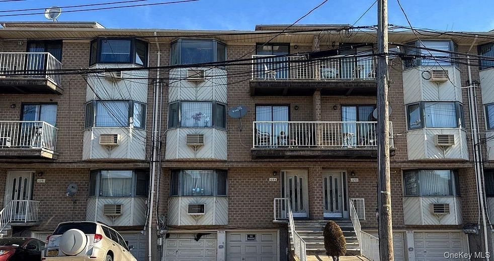 1093 E 72nd Street #13