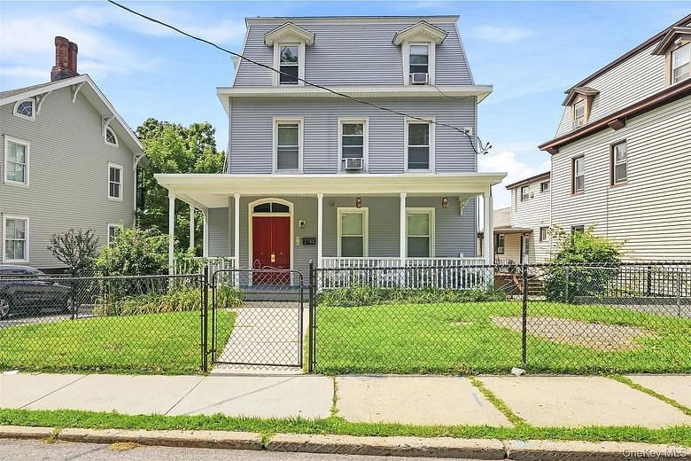 1095 Boston Post Road