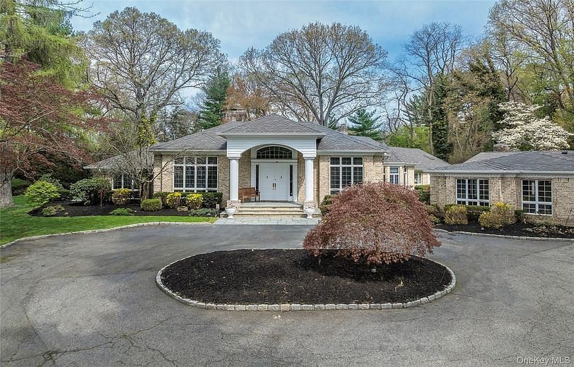 1095 Pine Valley Road