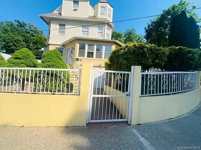 11 - 15 Landscape Ave Avenue