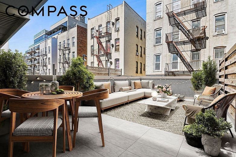 11-35 45th Avenue #2H