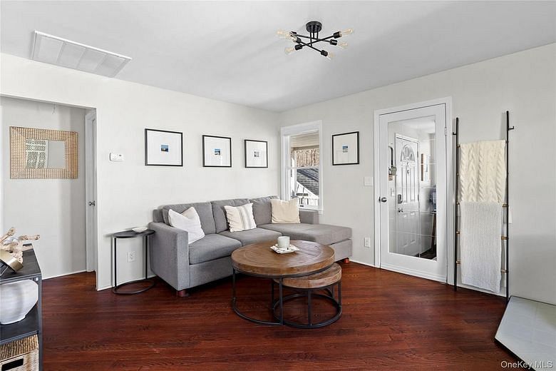 11 6th Street Street