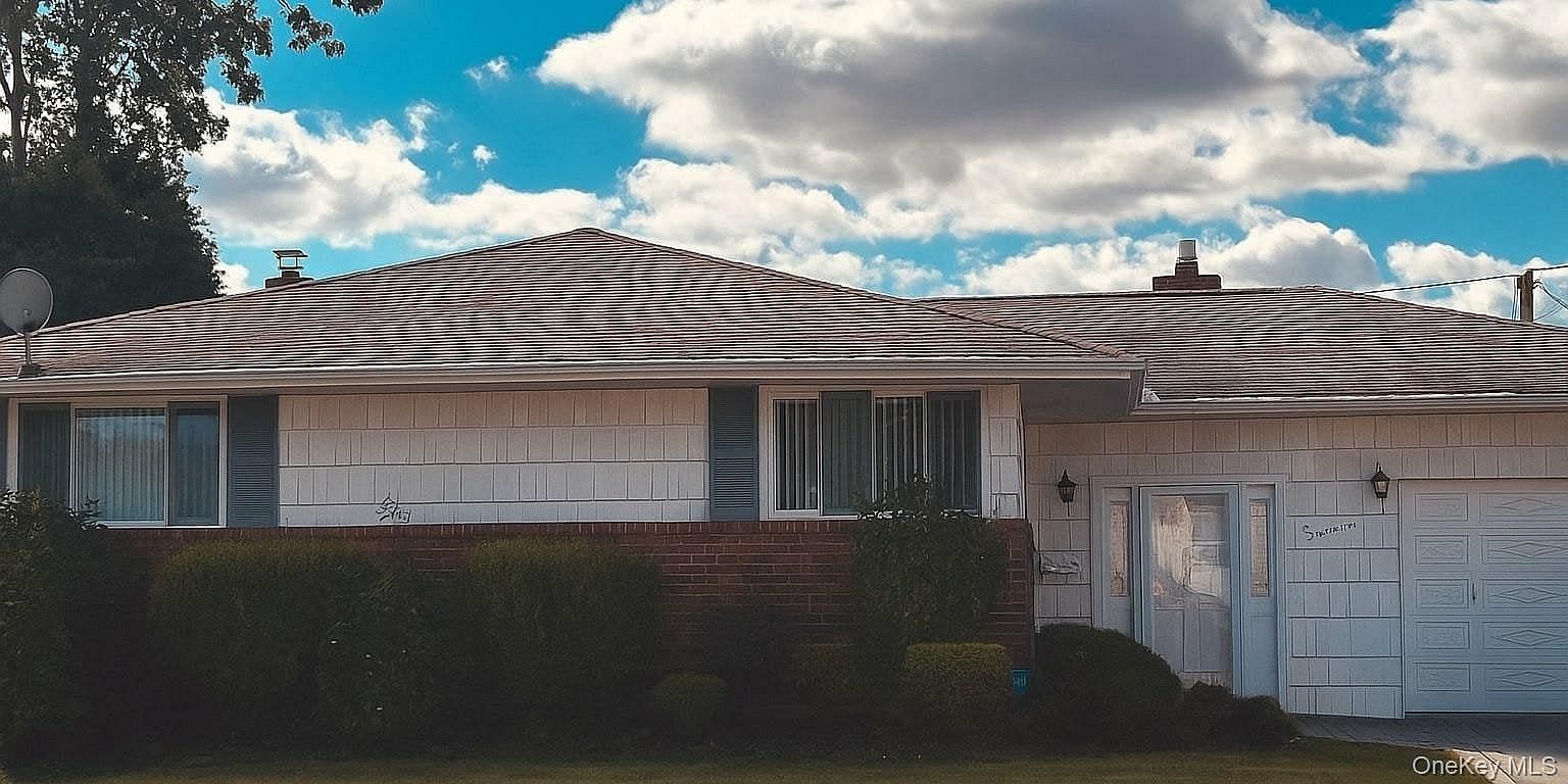 Image 1 of 1 for 11 Adrienne Drive in Long Island, Oyster Bay, NY, 11804