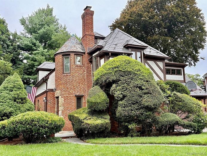 11 Andover Lane
