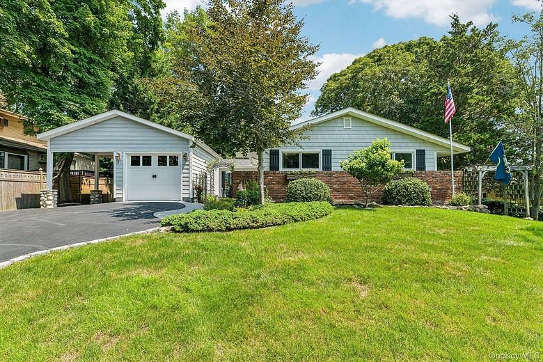 11 Bowman Lane
