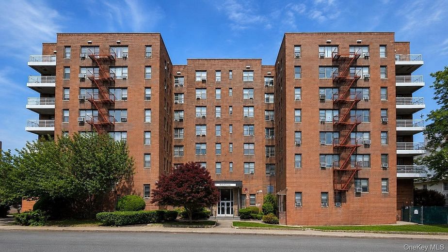 11 Bronx River Road #1M