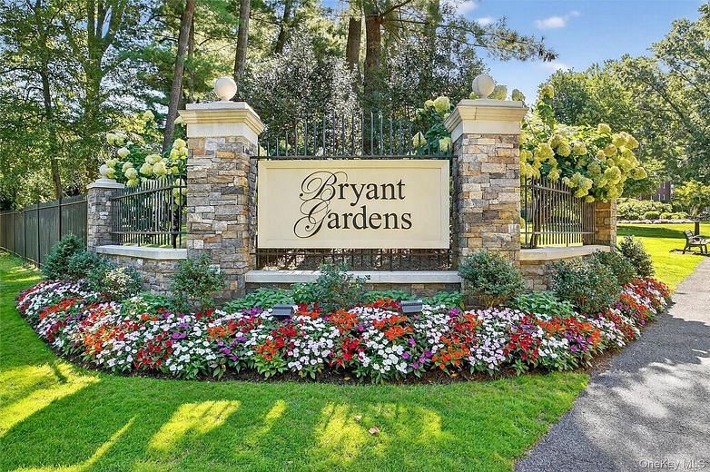 11 Bryant Crescent #1B