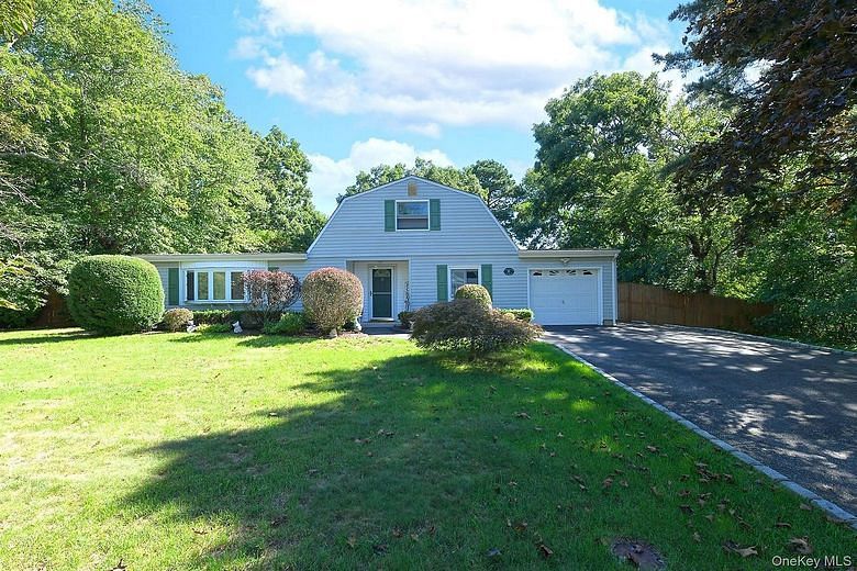 11 Crooked Pine Drive